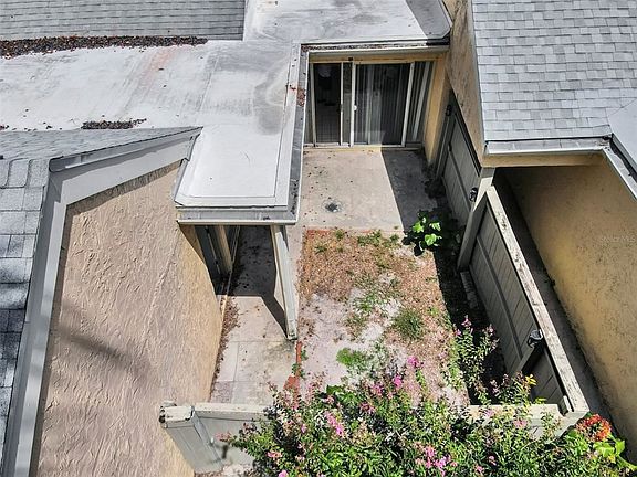 2nd image of 706 Glasgow Ct Unit 706