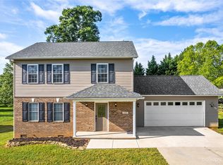 1363 Millrace Dr, Conover, NC 28613