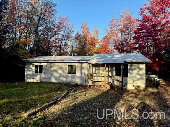 9911 N M94 Rd, Manistique, MI 49854