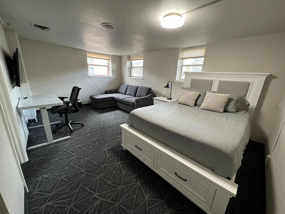 217 S Spring Ave