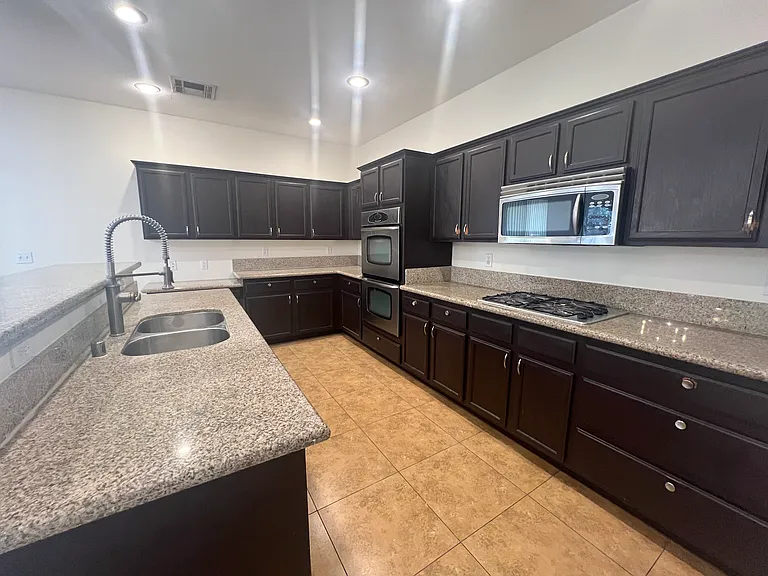 3545 Tertulia Ave — Photo 10