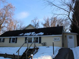 25 Nixon Dr, Rochester, NY 14622