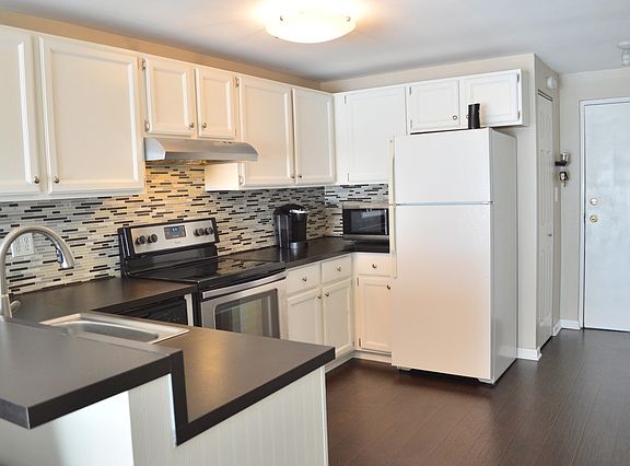 2nd image of 5400 Walnut Ave Unit 207