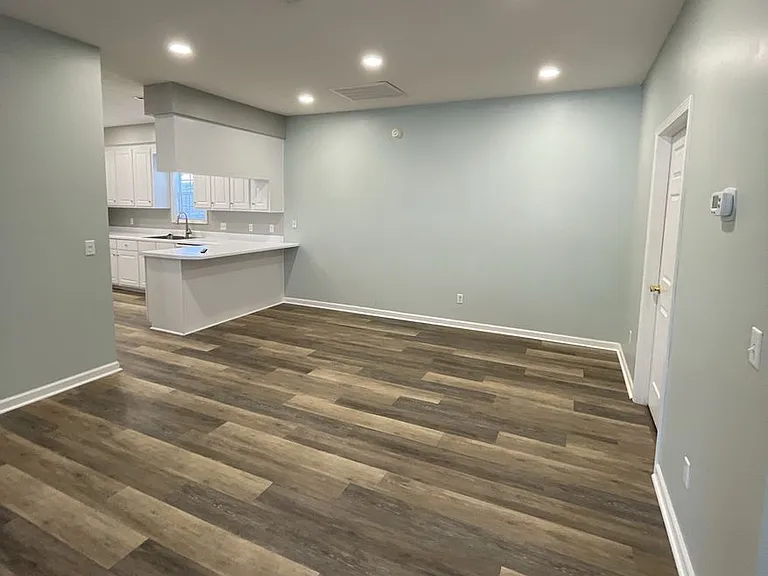 103 Woodmere Dr — Photo 3