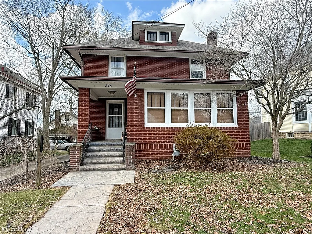 245 Highland Ave photo 1