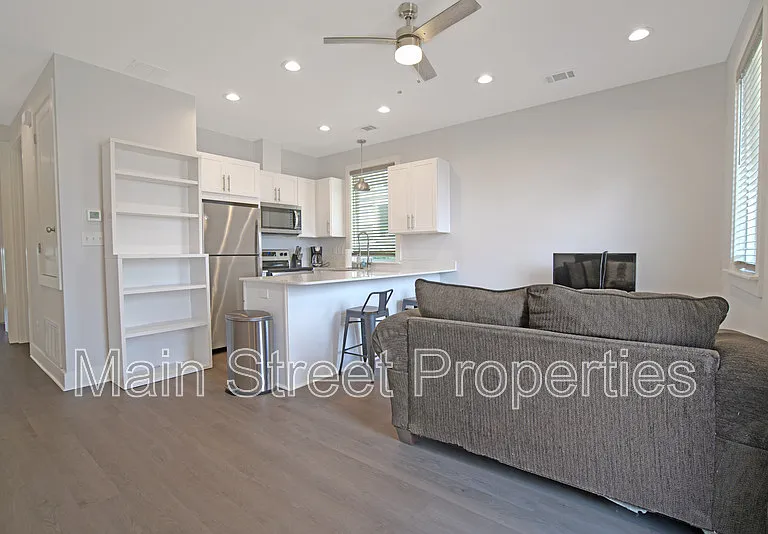 379 Clubbs St — Photo 2