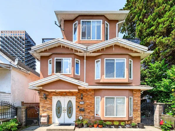 5009 Payne St, Vancouver, BC V5R 4J5