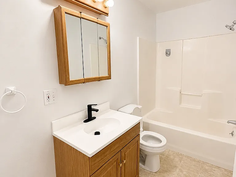 7 Trent St #1 — Photo 3
