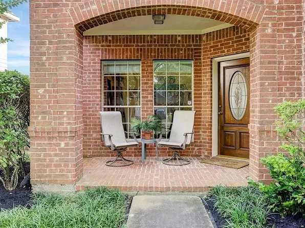 635 Presley Way, Sugar Land, TX 77479
