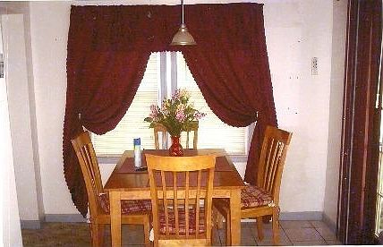 dining room w/patio doors