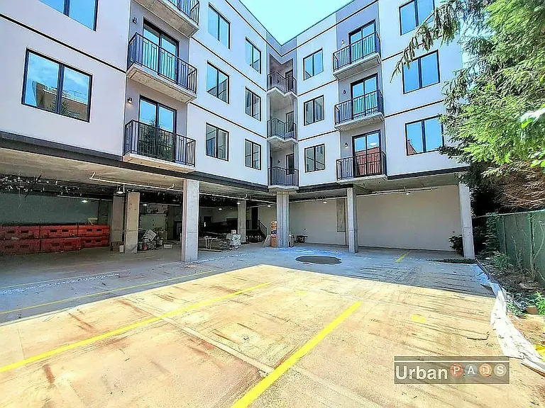 381 De Witt Ave #403 — Photo 9