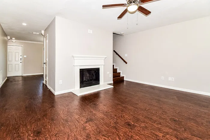 4 bed, 2.5 bath, 2580 sqft, $2,245 — Photo 4