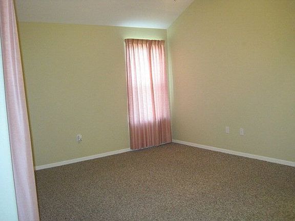 5th image of 406 Sequoia Dr