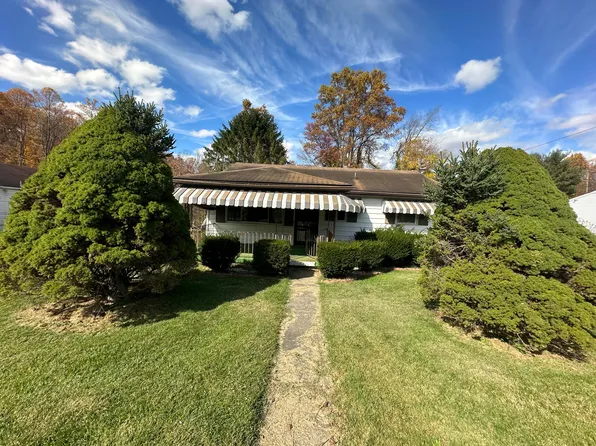 315 Broadway Ave, Oak Hill, WV 25901