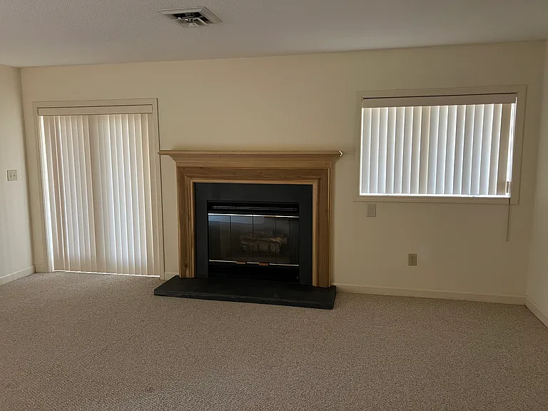 303 Lake Pointe Dr — Photo 36