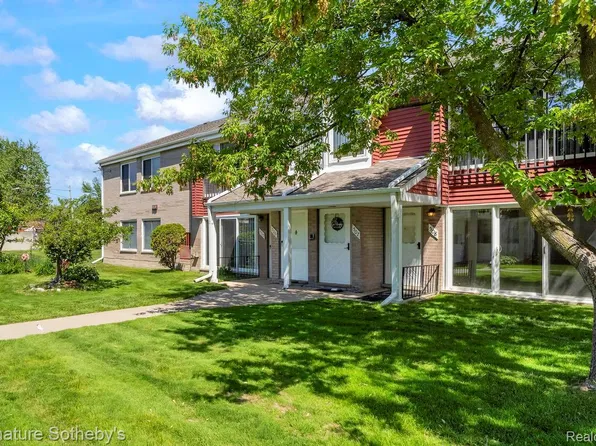 508 Sunset Ln, Saint Clair Shores, MI 48082