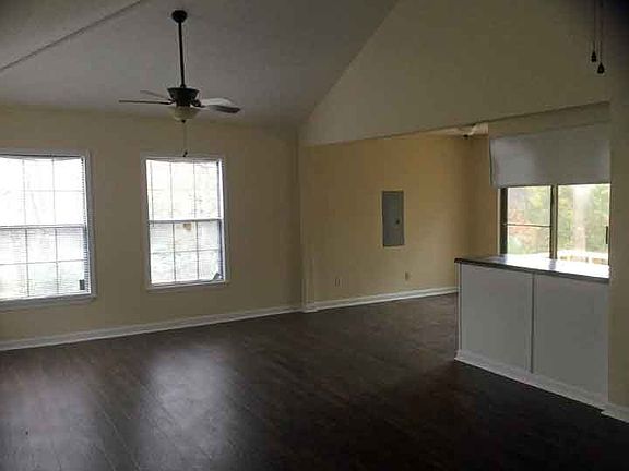 4th image of 2109 Snow Lake Dr