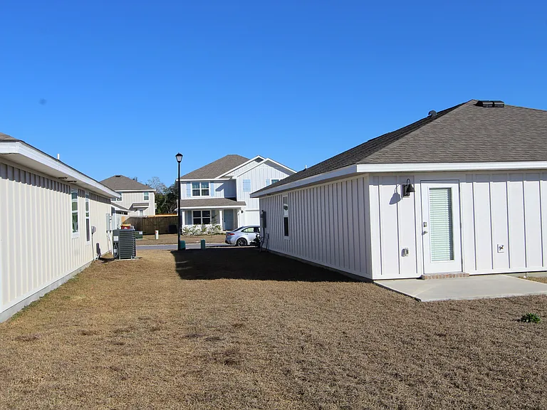 440 Scarborough St — Photo 23