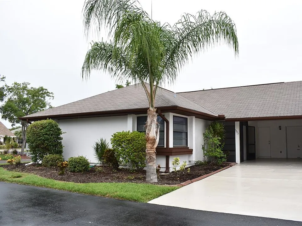 1702 Aura Ct