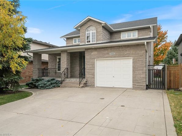 110 Fieldway Dr, Hamilton, ON L9A 2L6