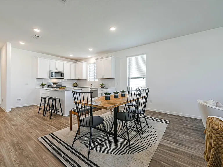 3075 Clydesdale Dr — Photo 10