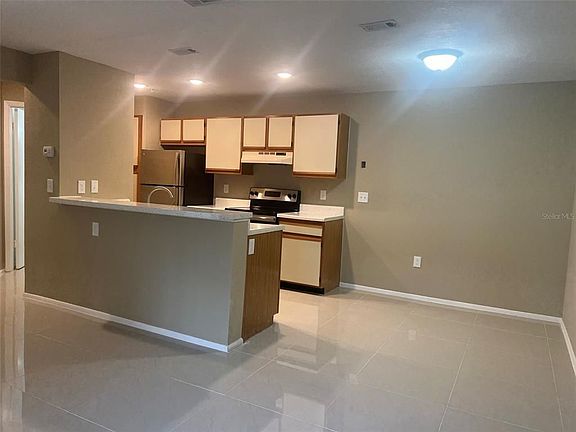 3rd image of 958 Salt Pond Pl Unit 201