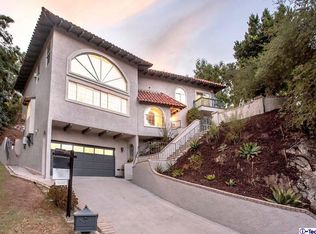 1651 Golf Club Dr, Glendale, CA 91206