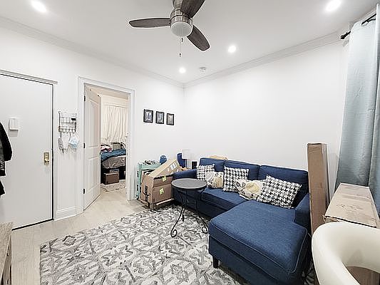3rd image of 206 W 80th St APT 4RE