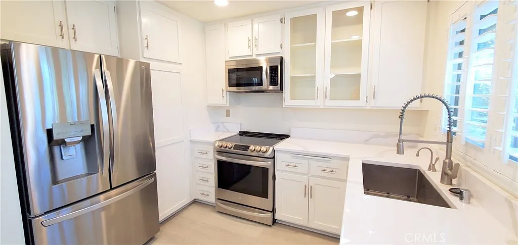 2 bed, 955 sqft, $2,395 — Photo 4