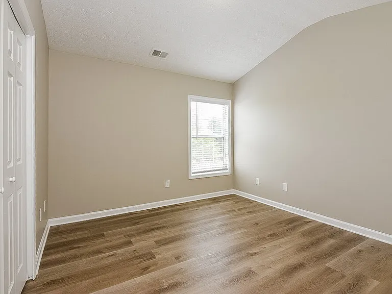 107 Chamberlyn Ln — Photo 14