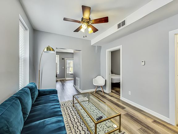 5th image of 938 N Noble St APT 1R