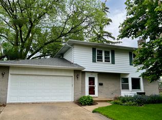 1518 Elm Ave, Northbrook, IL