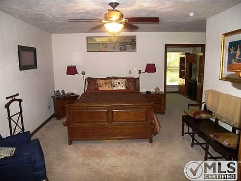 4th image of 2601 Noble Dr