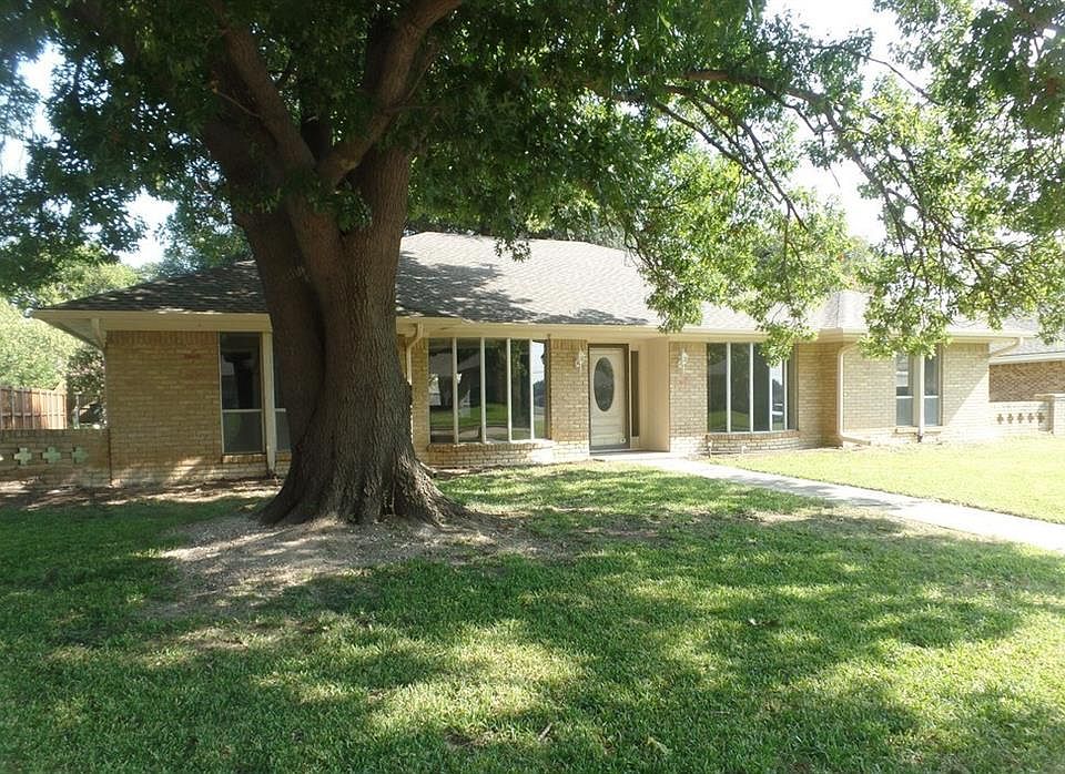 1st image of 2709 Hunters Creek Dr