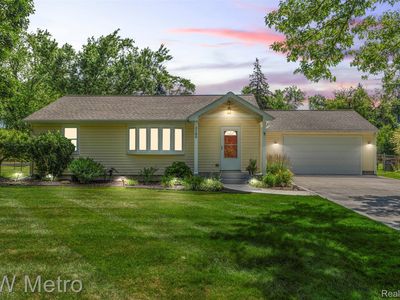 3180 Warringham Ave, Waterford, MI, 48329