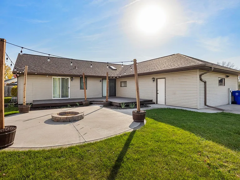 1324 Bluebird Ct — Photo 21