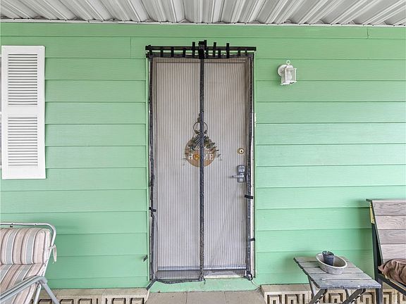 4th image of 139 N Palomar Ave
