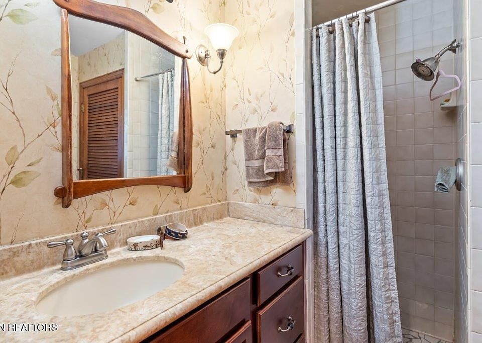 40th image of 4728 N Wildwood Rd