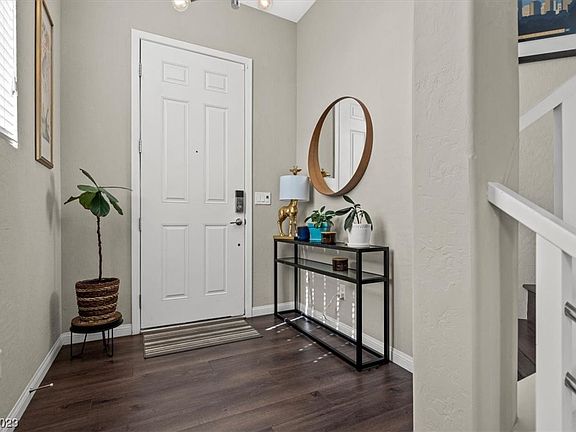 5th image of 10596 Olinda St