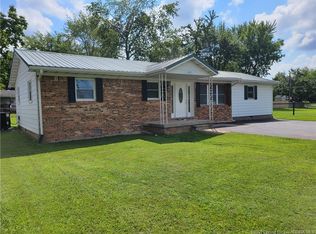 1237 W De Hart Dr, Austin, IN 47102