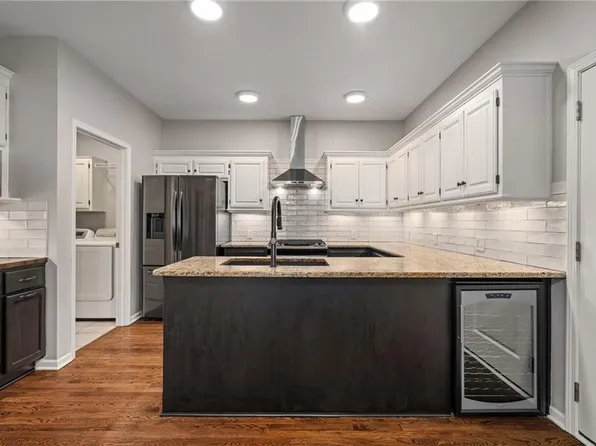 7865 W 157th Ter, Overland Park, KS 66223