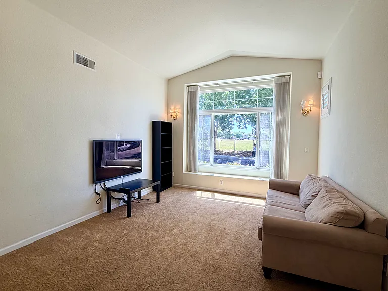 2007 Doxey Pl — Photo 5