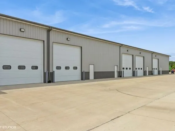 5265 Oak Crest Hill Rd SE #5B, Riverside, IA 52327