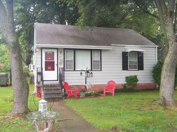 2211 Cheatham St