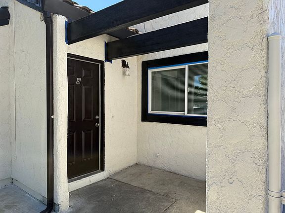 2nd image of 606 Downey Ave APT 5