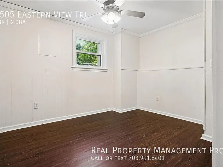 9505 Eastern View Trl — Photo 24