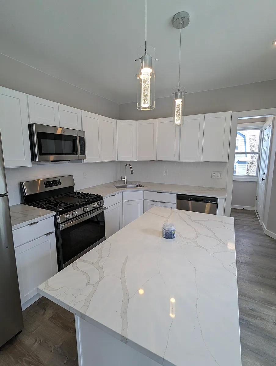 Building Photo - 75 Fleming St #1