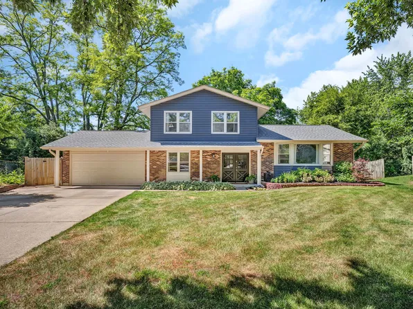 5 Assembly Ct, Bolingbrook, IL 60440