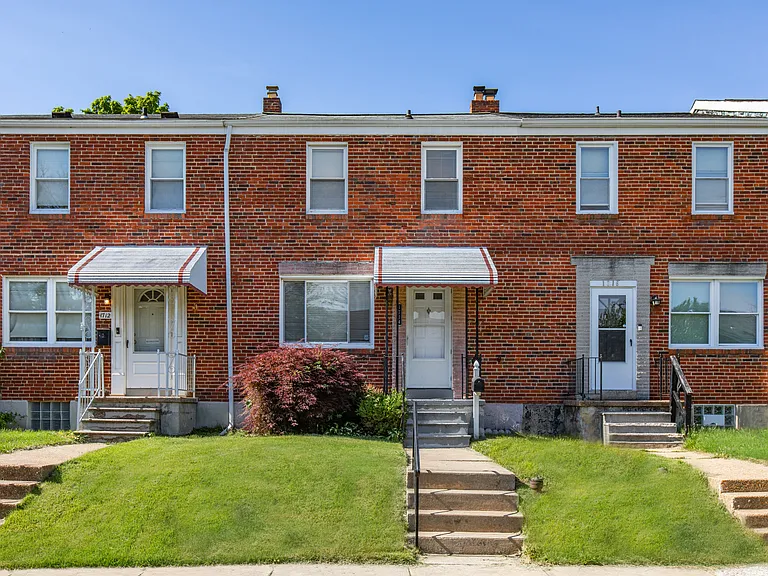 1714 Pin Oak Rd — Photo 1