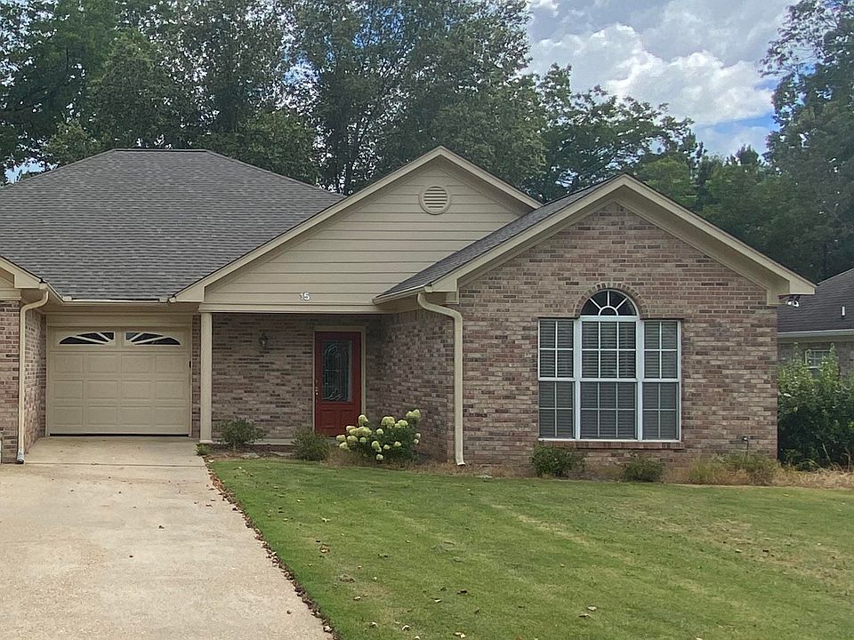 1st image of 15 Lakes Blvd